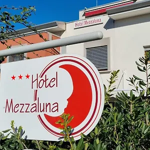 https://hotel-mezzaluna.hotelinveneto.com